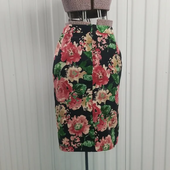 Talbots Black Floral Pencil Skirt - Picture 2 of 7